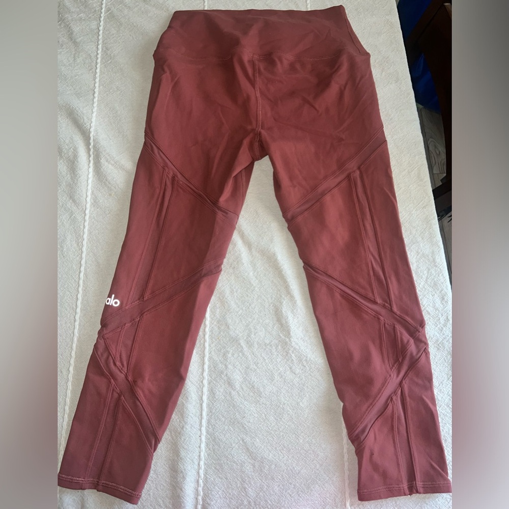 alo mesh high waisted capri leggings - muave pink